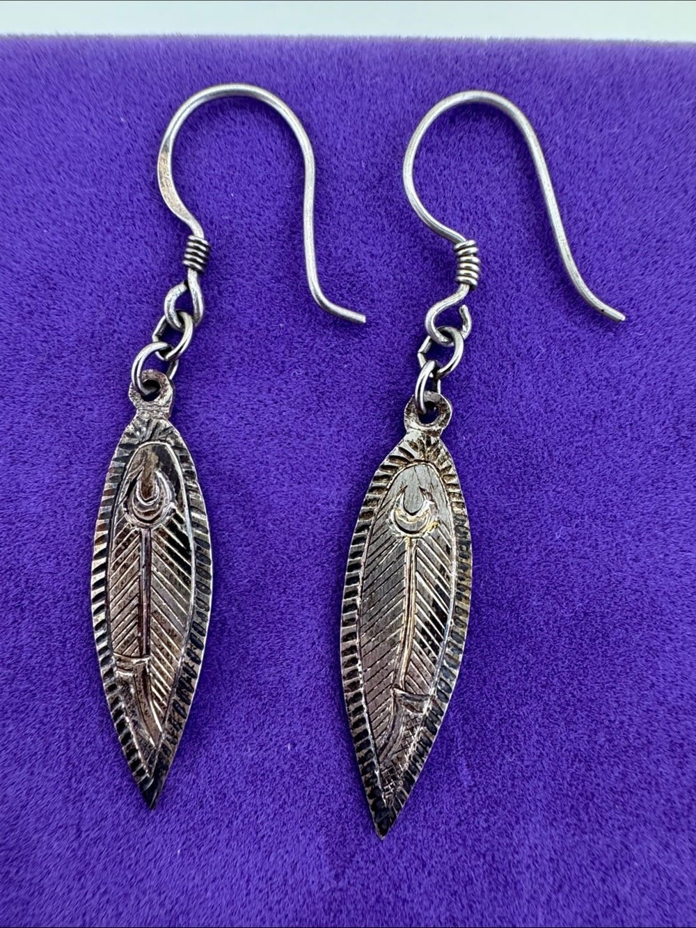 💛 Vintage Sterling Silver Native American Feather Drop Earrings | Mike Platero - Picture 6 of 7